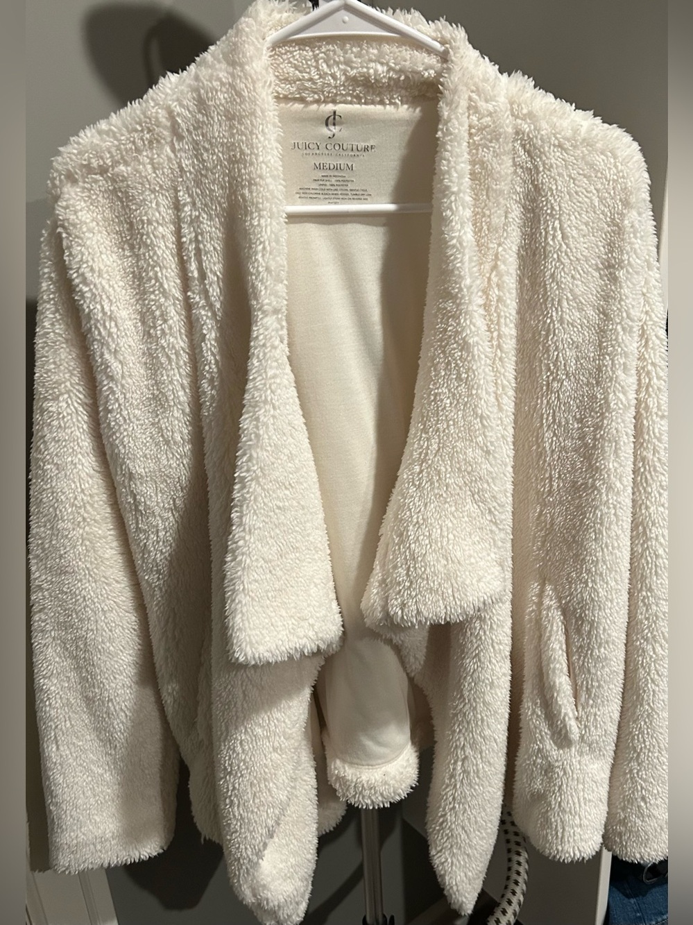 Juicy Couture Cream/winter white Plush Teddy Jacket with deep pockets and cozy